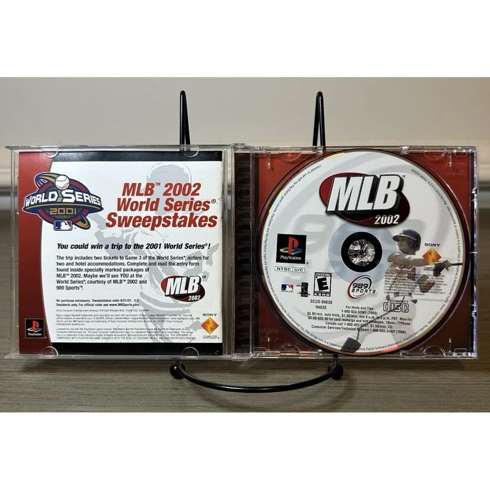 PS1 MLB Games Lot - MLB 2000 CIB, MLB 2001 (Disc Only), MLB 2002 CIB